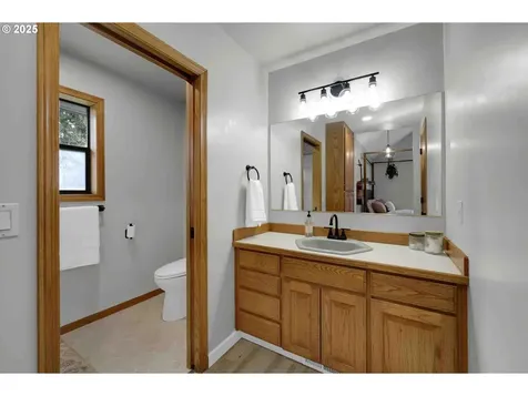 33370 Idyllwild Road Creswell OR 97426