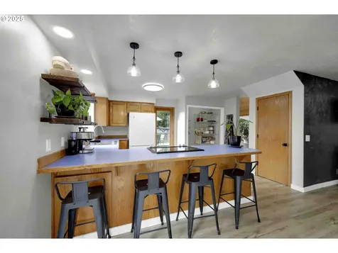 33370 Idyllwild Road Creswell OR 97426