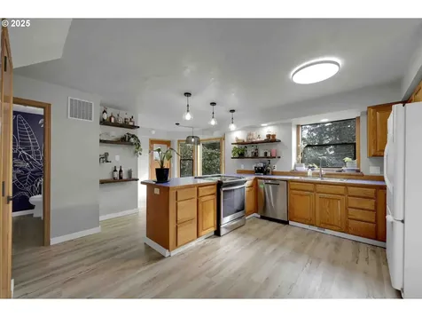 33370 Idyllwild Road Creswell OR 97426