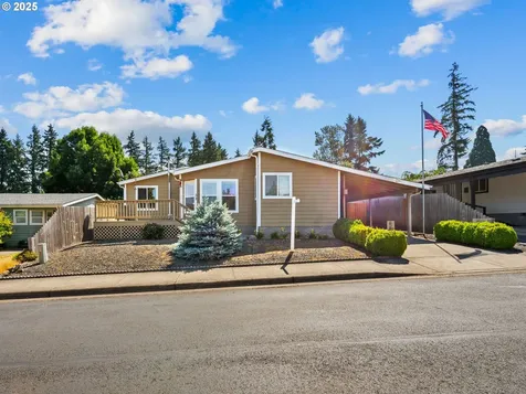 1015 Oak Street Silverton OR 97381