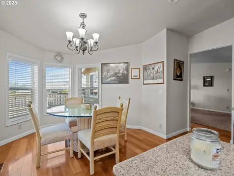 1015 Oak Street Silverton OR 97381