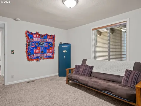 1015 Oak Street Silverton OR 97381