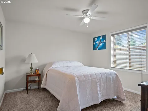 1015 Oak Street Silverton OR 97381