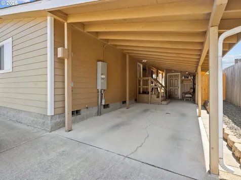 1015 Oak Street Silverton OR 97381