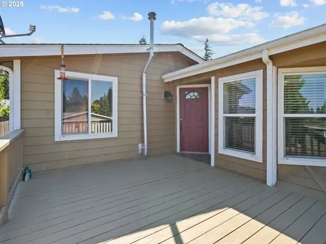 1015 Oak Street Silverton OR 97381