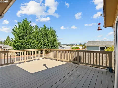 1015 Oak Street Silverton OR 97381