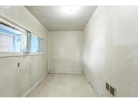 5405 SE 97th Avenue Portland OR 97266
