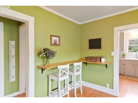 424 S 3rd Street Silverton OR 97381