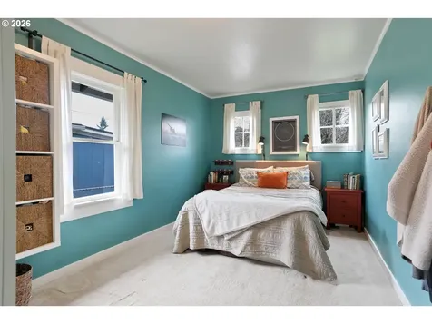 424 S 3rd Street Silverton OR 97381