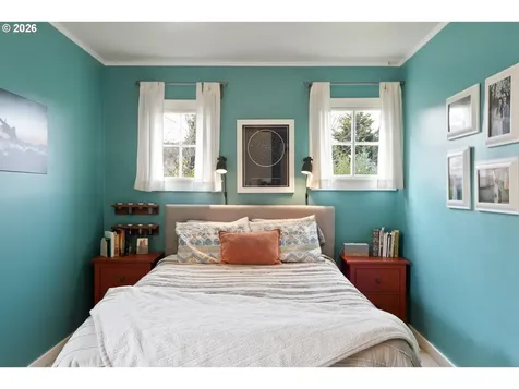 424 S 3rd Street Silverton OR 97381