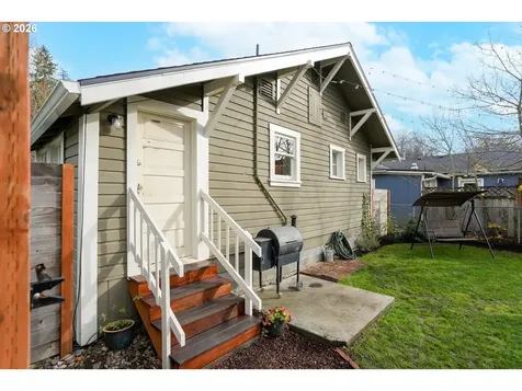 424 S 3rd Street Silverton OR 97381