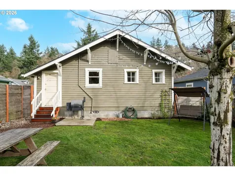 424 S 3rd Street Silverton OR 97381