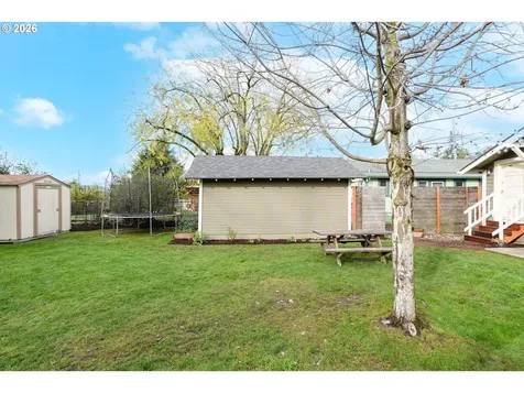 424 S 3rd Street Silverton OR 97381
