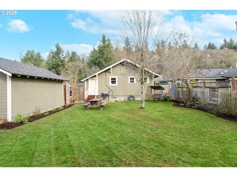 424 S 3rd Street Silverton OR 97381