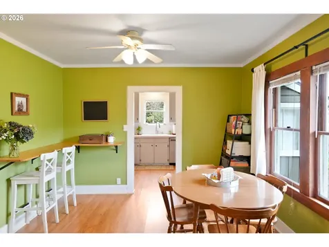 424 S 3rd Street Silverton OR 97381