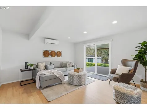 7460 SW Elmwood Street Portland OR 97223
