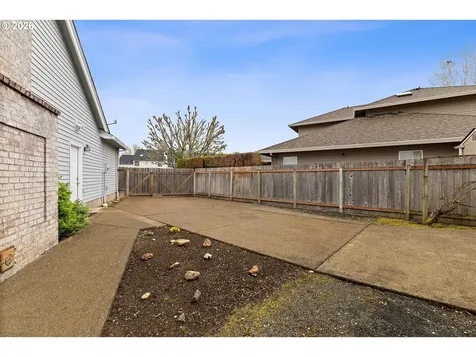 345 NE Milne Court Hillsboro OR 97124