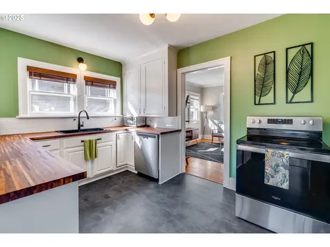 5254 NE 30th Avenue Portland OR 97211