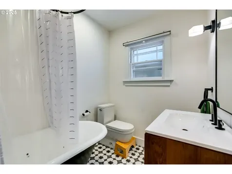 5254 NE 30th Avenue Portland OR 97211
