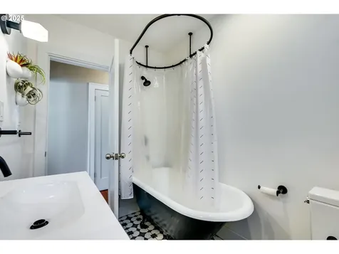 5254 NE 30th Avenue Portland OR 97211
