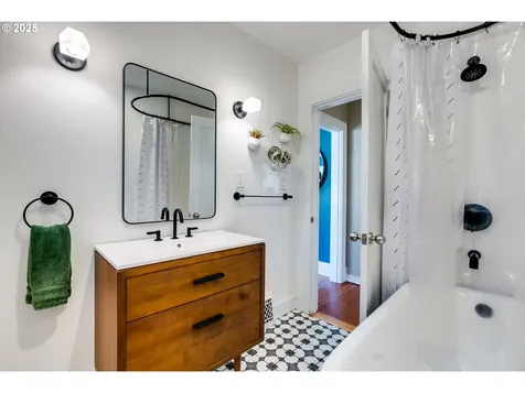 5254 NE 30th Avenue Portland OR 97211
