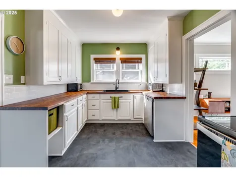 5254 NE 30th Avenue Portland OR 97211
