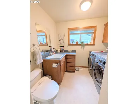 10503 Emily Drive Island City OR 97850