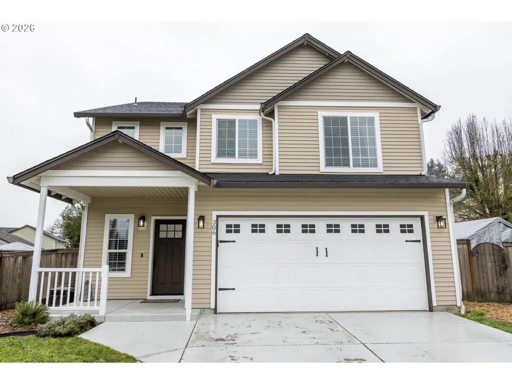 306 E 16th Place La Center WA 98629