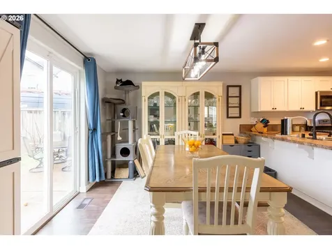 306 E 16th Place La Center WA 98629