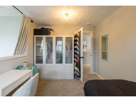 306 E 16th Place La Center WA 98629