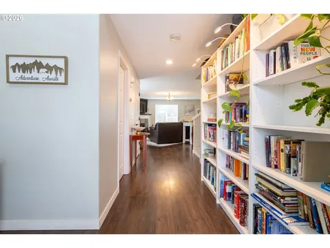 306 E 16th Place La Center WA 98629