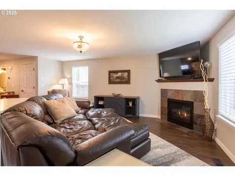 306 E 16th Place La Center WA 98629