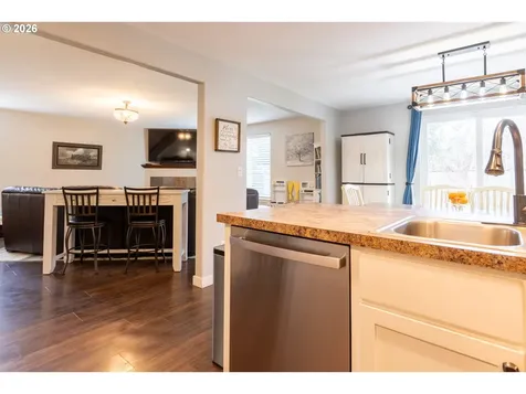 306 E 16th Place La Center WA 98629