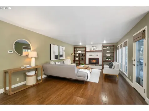 6703 SW Moonshadow Court Portland OR 97223