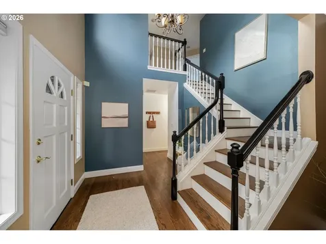 6703 SW Moonshadow Court Portland OR 97223