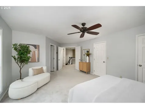 6703 SW Moonshadow Court Portland OR 97223