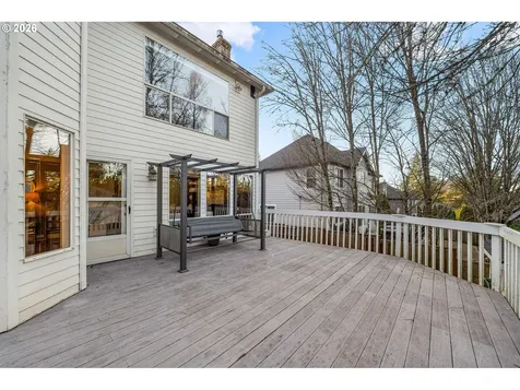 6703 SW Moonshadow Court Portland OR 97223
