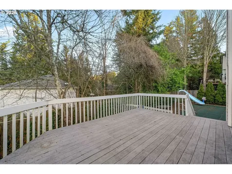 6703 SW Moonshadow Court Portland OR 97223
