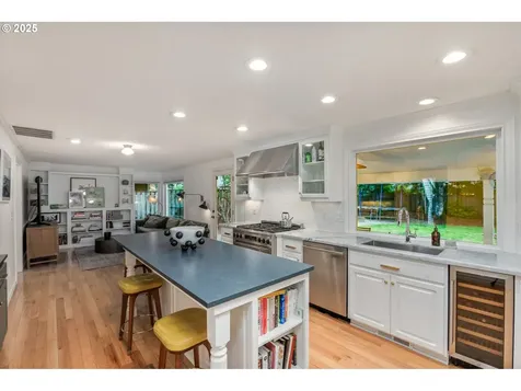 876 Sunny Hill Drive Lake Oswego OR 97034