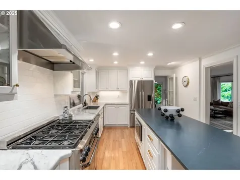 876 Sunny Hill Drive Lake Oswego OR 97034