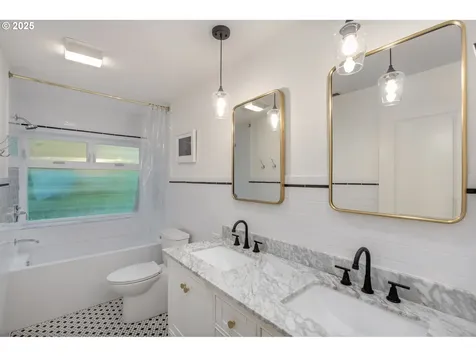 876 Sunny Hill Drive Lake Oswego OR 97034
