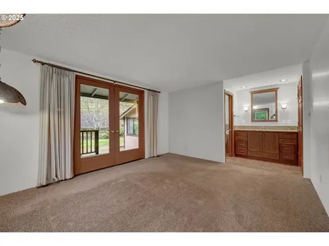 28198 Briggs Hill Road Eugene OR 97405