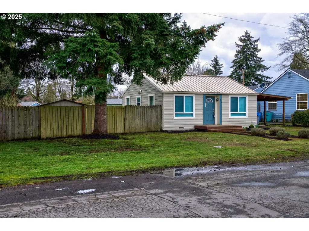 215 NW 44th Street Vancouver WA 98660
