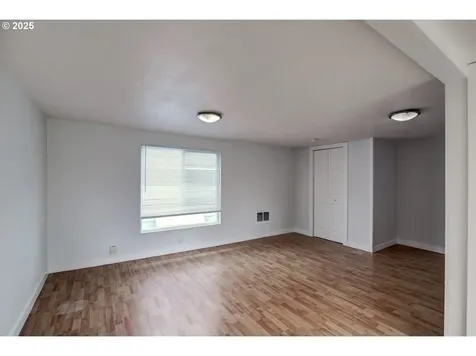 215 NW 44th Street Vancouver WA 98660