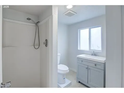 215 NW 44th Street Vancouver WA 98660