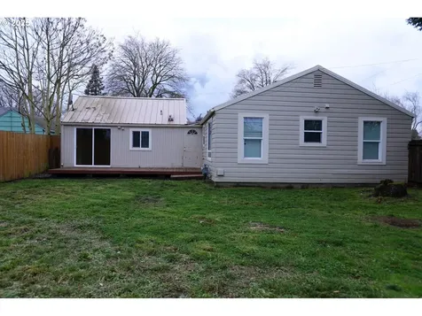 215 NW 44th Street Vancouver WA 98660