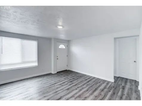 215 NW 44th Street Vancouver WA 98660