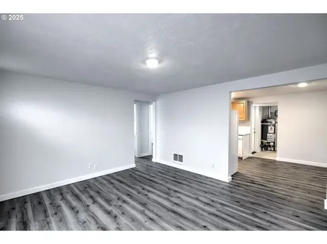215 NW 44th Street Vancouver WA 98660