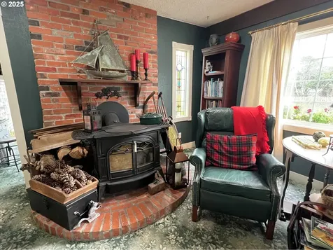 640 8th Street SW Bandon OR 97411