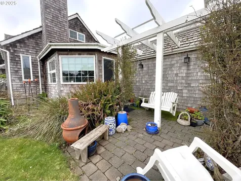 640 8th Street SW Bandon OR 97411
